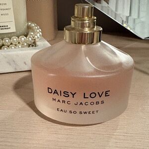 Marc Jacobs Daisy Love Eau So Sweet - Pink and Gold